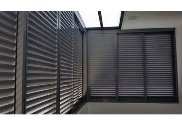 Different uses of aluminium building's louvers  